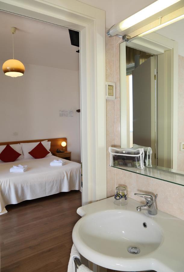 Hotel Tritone Senigallia Exterior foto