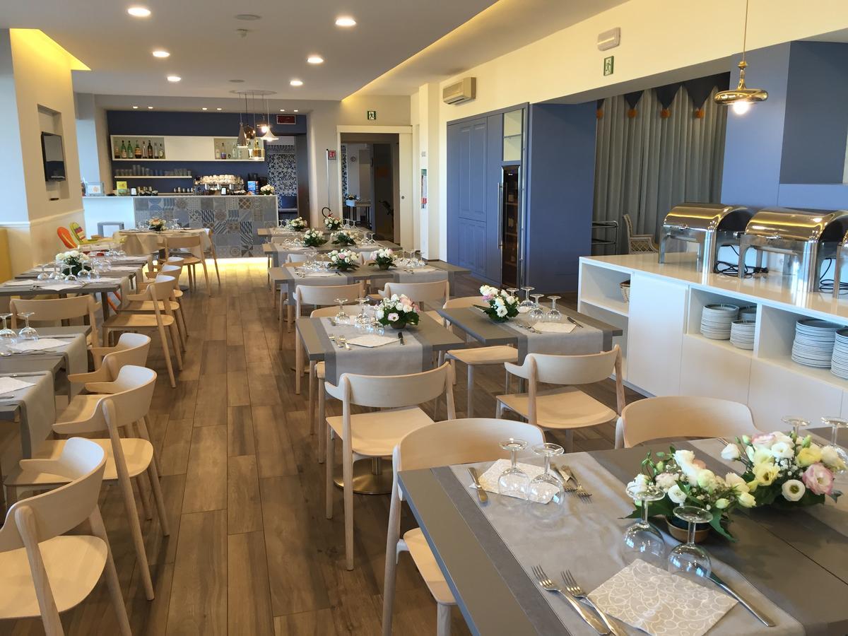 Hotel Tritone Senigallia Exterior foto
