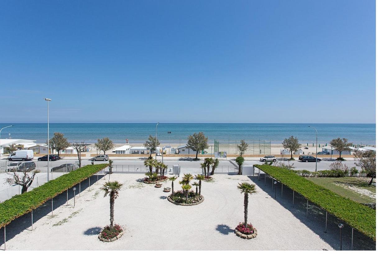 Hotel Tritone Senigallia Exterior foto